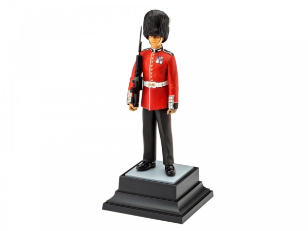 Revell 1/16 Queens Guard