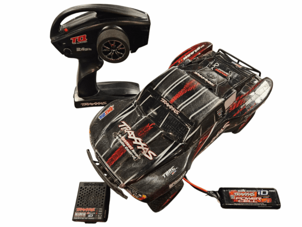 Tweedehands Traxxas Slash 1/16 - Zwart/Rood