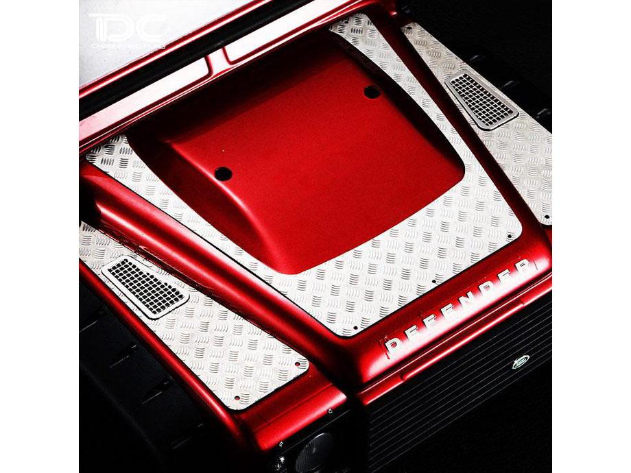 Team DC Metal Side Hood Diamond Plate With Air Vent (2) voor de Traxxas TRX-4
