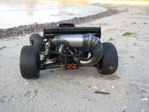 Victory RC uitlaat met ingebouwde demper voor oa. HPI Baja