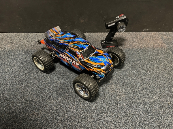 Tweedehands Traxxas Rustler 2WD met brushless combo - Blauw/Oranje