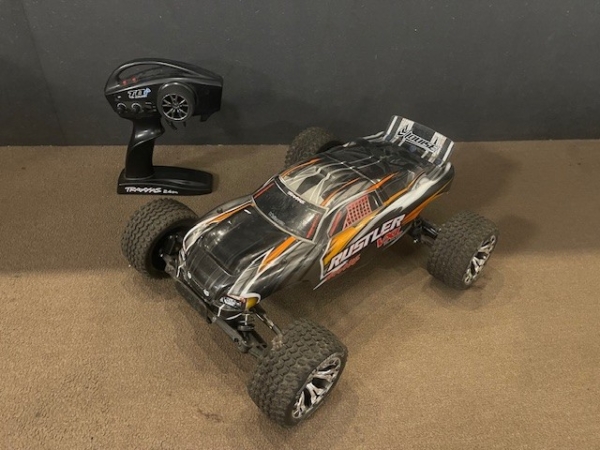 Tweedehands Traxxas Rustler VXL met Hobbywing brushless set, op Louise wielen