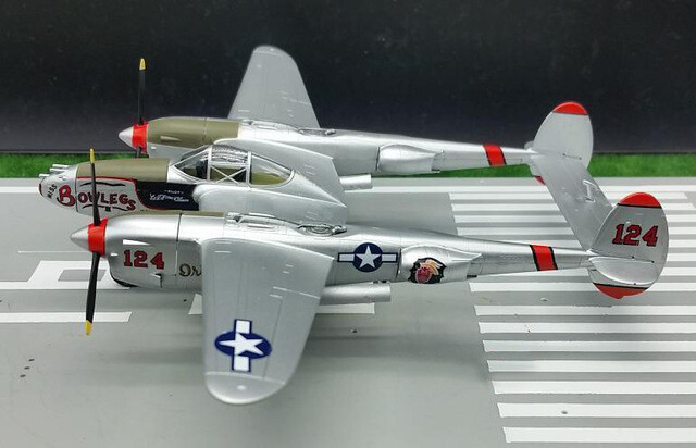 Trumpeter 1/72 World War II Air Force P38 Lightning fighter model Favorite